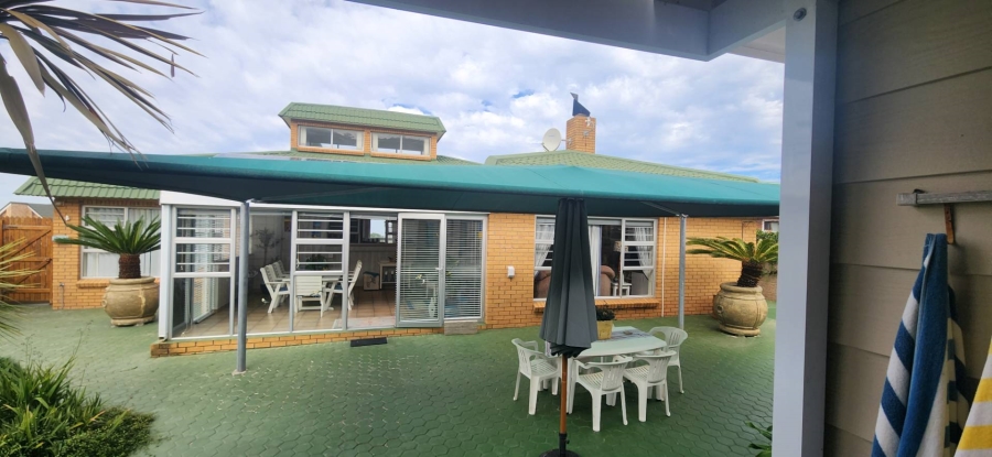 4 Bedroom Property for Sale in Glentana Western Cape